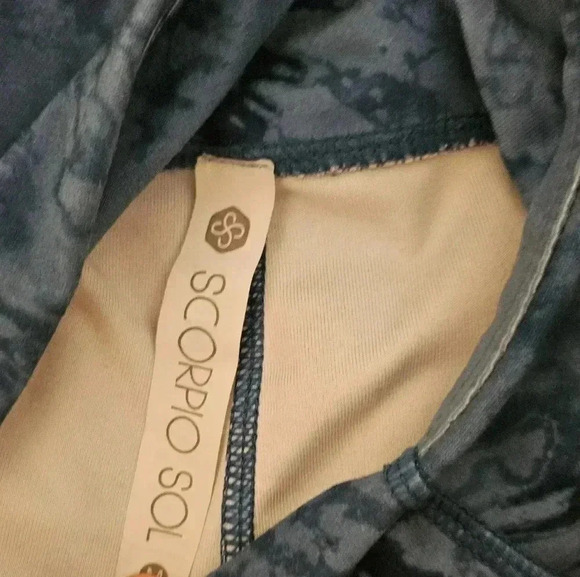 Scorpio Sol Active Biker Shorts - Picture 2 of 3